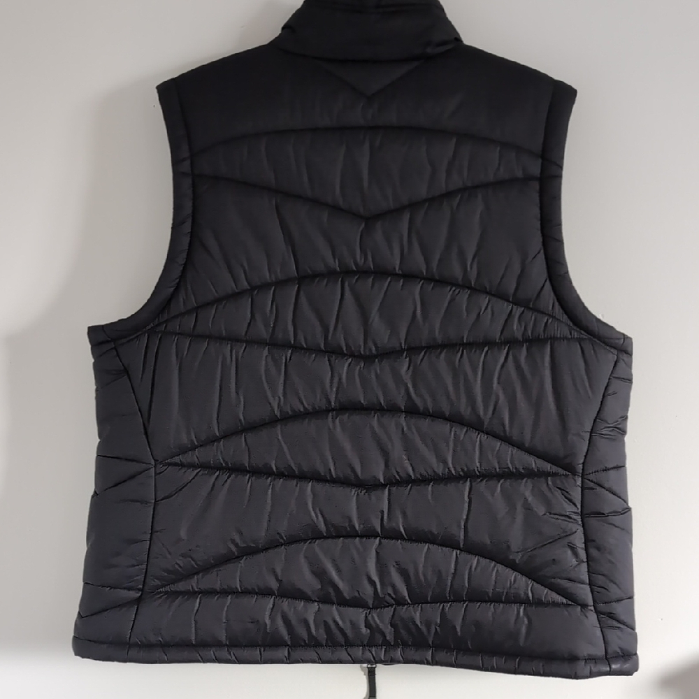 Women's Quilted Black Vest - Picture 5 of 5